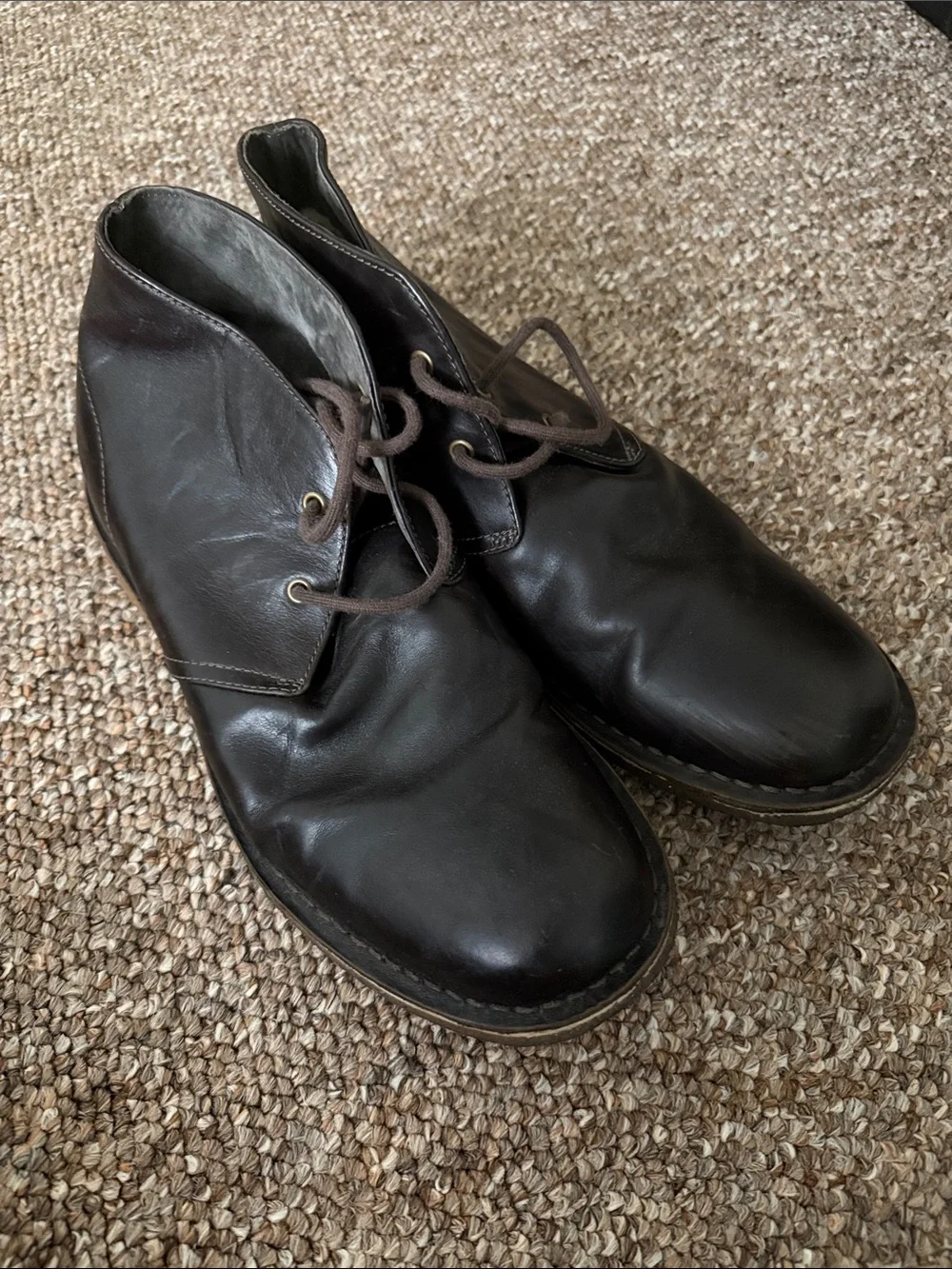 UGG Men's Dark Brown Leather Chukka Boots